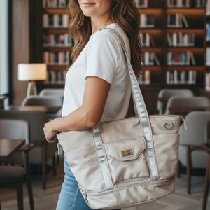 Rachel Zoe Travel Tote with Matching Accessory Bag – Good Condition